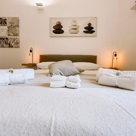 Centro Storico Spina White House Apartment ปิซา ภายนอก รูปภาพ
